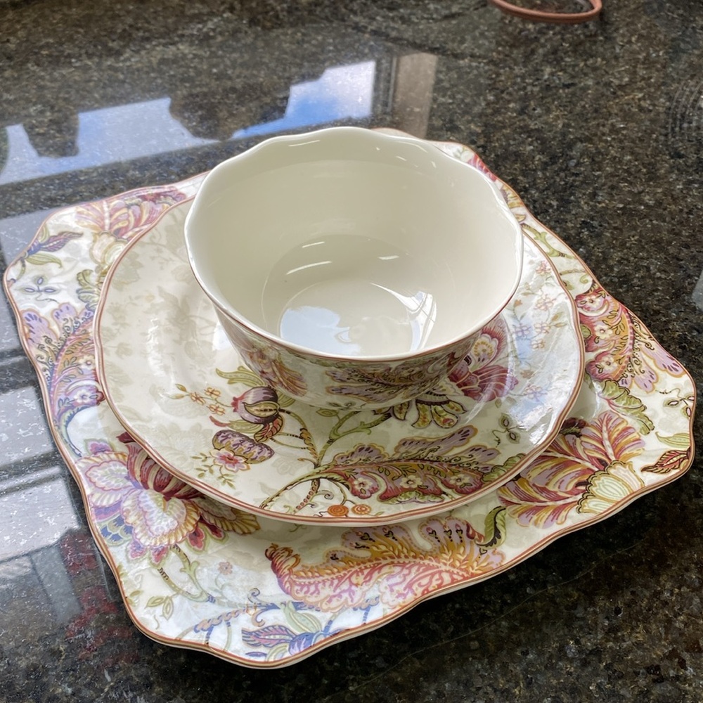 3 piece place setting Porcelain China “Gabrielle” by 222 Fifth